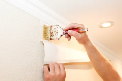 Pose de papier peint à Chouain — revêtements muraux et toiles de verre